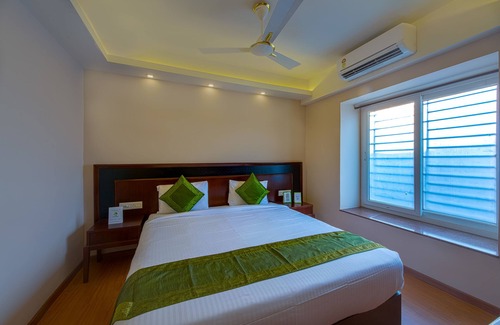 Tangra Hotel | Treebo Vedanta, Metropolitan