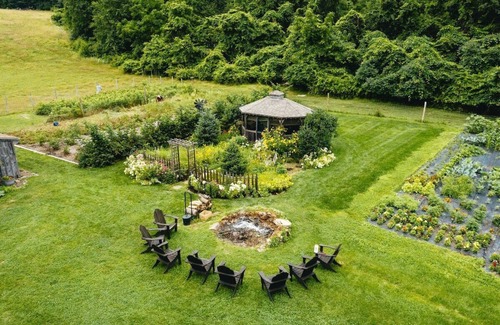 Willington Cabin | Treehouse - Countryside - Farm Animals - Fire Pit