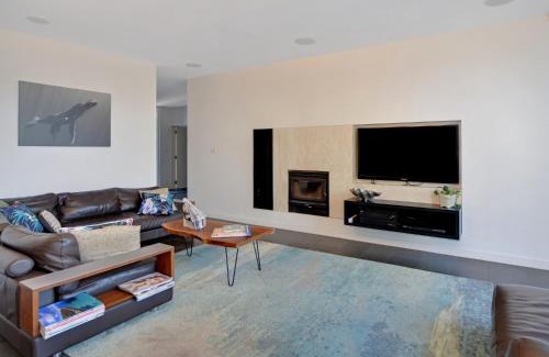 Vincentia House | Treehouse Jervis Bay