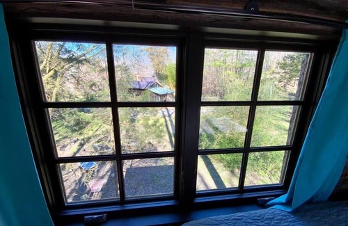 Talking Rock House | Treehouse Sanctuary at Kaluna Farm Retreat