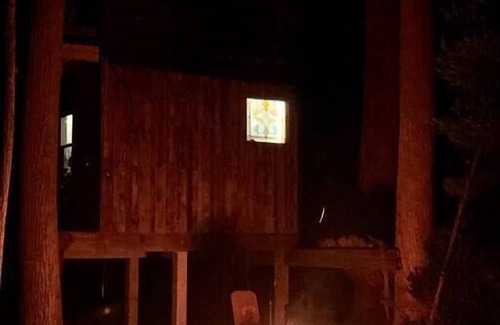 Talking Rock House | Treehouse Sanctuary at Kaluna Farm Retreat