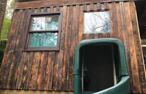 Talking Rock House | Treehouse Sanctuary at Kaluna Farm Retreat