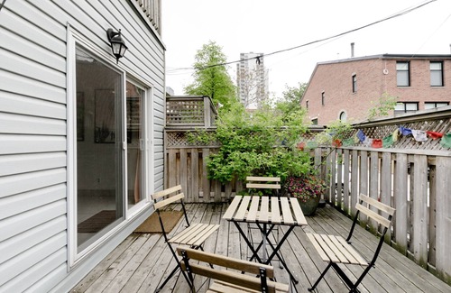 Downtown Toronto House | Treelined street downtown. 100 walk/transit score. Ideal for Work/Life/Family.