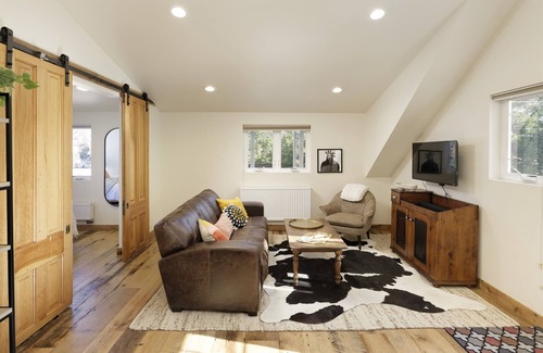Carbondale Apartment | Treetop Haven | D/T Carbondale, Deck, Views