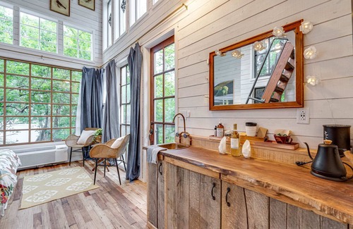 Chattanooga Cabin | Treetop Hideaways: The Dogwood Treehouse