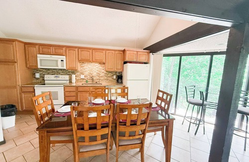 Village of Four Seasons Villa | Treetop Village76-3Bed/3Bath/Lakefront/Lakeview/Pools/Dock/6-8PP-Four Seasons Area