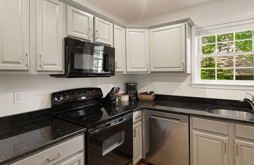 Asheville House | Treetop View | HotTub | Fireplace | EVCharger