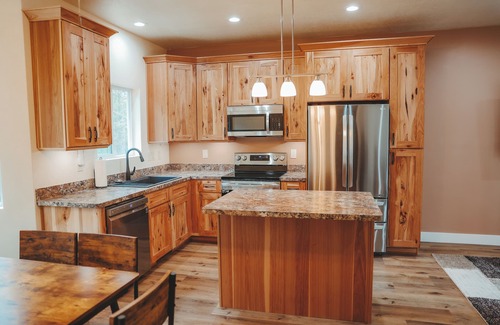 Island Park Apartment | Treetop Views 2 bedroom 2 bath
