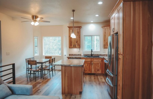 Island Park Apartment | Treetop Views 2 bedroom 2 bath