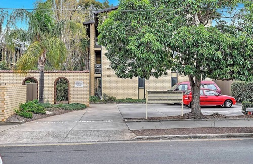 Glenelg North Apartment | Treetops at Glenelg Coastal Stay with Leafy Patio