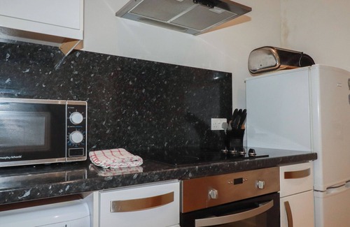 Porthtowan Cottage | TREGULLAN, pet friendly, country holiday cottage in Porthtowan