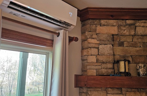 Mont-Tremblant Ski Chalet | Tremblant Haven RENOVATED 2 bdr ski-in/ski-out on the resort