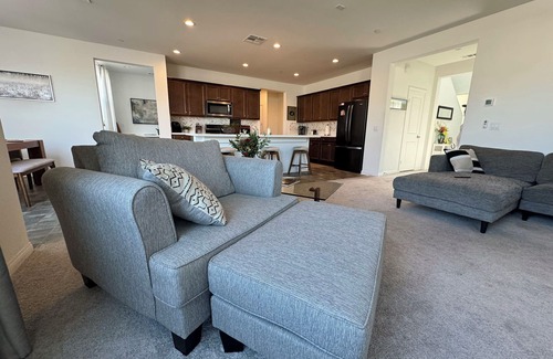 Winchester House | Tremendous Temecula Wine Country Home w/Jacuzzi, Fire-Pit, Games
