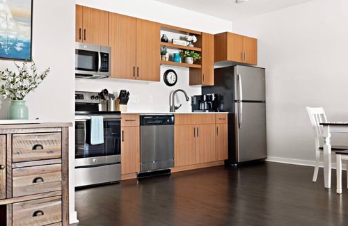 Traverse City Condo | *Trendy 2 Bedroom Condo Near Downtown TC*