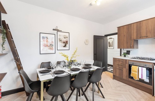Hackney House | Trendy 3-Bedroom Hackney Pad
