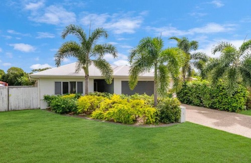 Idalia Apartment | Trendy 4 bedroom in Fairfield Waters