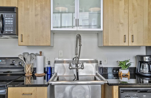 The Gulch Condo | Trendy & Central Gulch Condo!