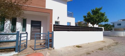 Aradippou Villa | Trendy Holiday Villa 38 Larnaca, Pyla