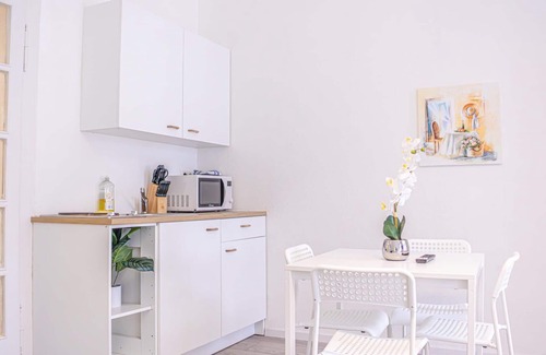 Neulerchenfeld Apartment | Trendy Studio w/Free Coffee - Wiener Stadthalle