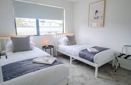 Howick House | Trendy Urban Howick Town House | Wi-Fi & Netflix