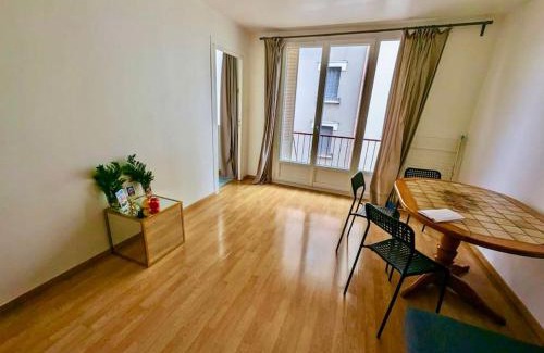Quartier Chorier-Berriat Apartment | Tres Jolie Chambre Equipé & Wifi