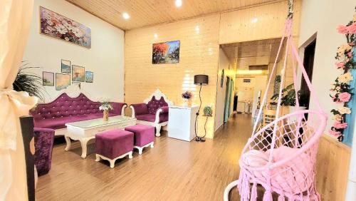 Phuong 10 Hotel | Triệu đoá hồng-Nhà Xinh Rosé