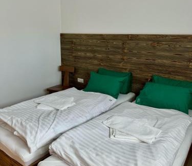 Smrecany House | Tri kopy* - penzión, reštaurácia a pizza