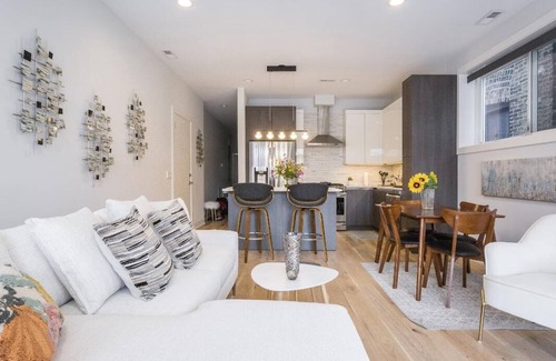 Tri-Taylor Condo | Tri-Taylor Best Kept Secret Illinois Medical District : IMD.