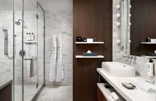 Tribeca Hotel | Tribeca Suite at Smyth Tribeca, Near Rockefeller Center! Onsite Restaurant