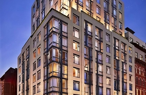 Tribeca Hotel | Tribeca Suite at Smyth Tribeca, Near Rockefeller Center! Onsite Restaurant