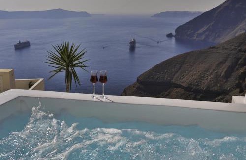 Fira Villa | Trieris Villa & Suites