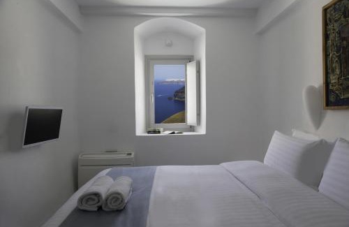 Fira Villa | Trieris Villa & Suites
