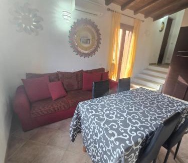 Tanaunella House | Trilocale Climatizzato L'OLEANDRO Tanaunella