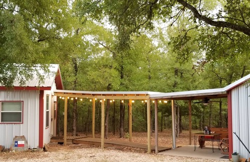 Hillsboro Cabin | Trinity Trails: New,Secluded,Quiet,Small Cabin Short Trail Walk to Lake Aquilla