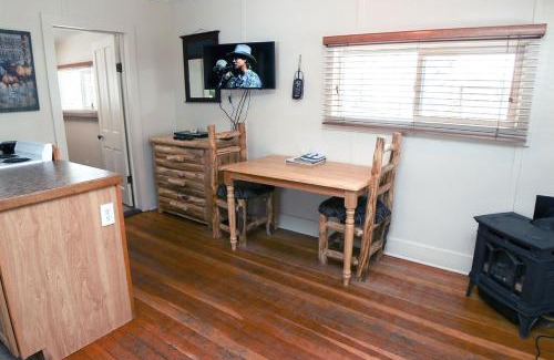 Estes Park House | Triple R Cottages- 2 cabin