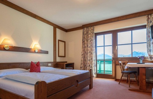 Schildlehen Other | Triple room, shower, toilet, balcony - Pension Stoffenbauer