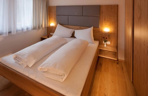 Damuels Apartment | Triple room, bath, WC - Hotel Sonnalpen