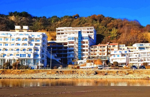 Gjerana House | Triple room by the swimming pool