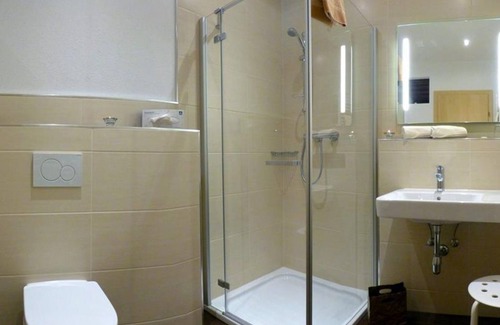 Obsteig Bed & Breakfast | Triple room "Holzleiten" with south and west-facing balcony - Pension Alpenhof -