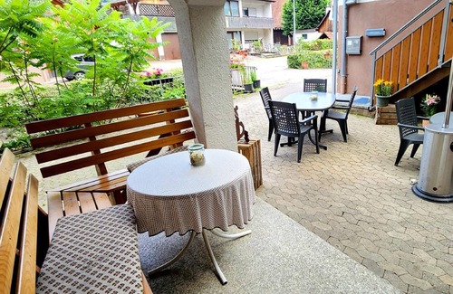 Ohlsbach Apartment | Triple room with WC/shower/bath - Gästehaus Tagescafe Eckenfels
