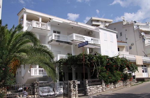 Ulcinj House | Triple studio apartment with sea view private balcony, kitchenette.