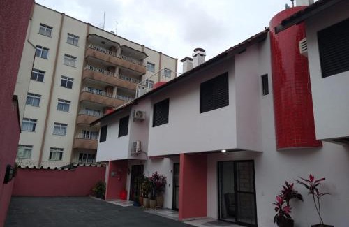 Caioba Apartment | Triplex White em Caiobá-Matinhos-Pr a 200 mt do mar