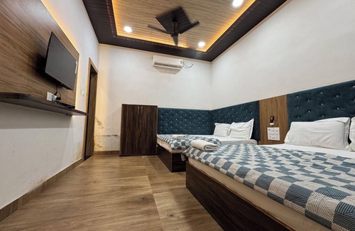 Mathura Hotel | Trishika Residency
