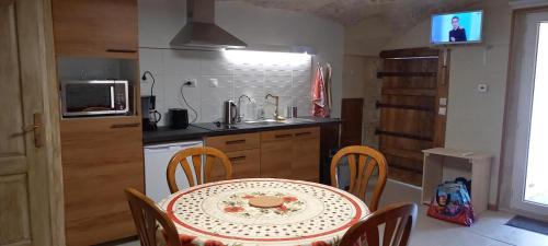 Civray-de-Touraine House | Troglo De Denise