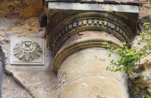 Amboise Cottage | Troglodyte artist's house at the foot of Château d'Amboise