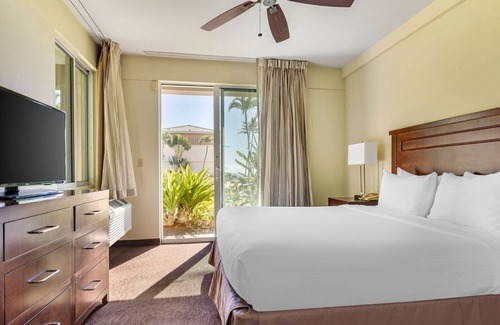 Poipu Resort | Tropical 2BR Partial Ocean View Villa at The Point at Poipu