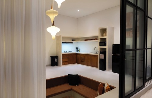Munggu Villa | Tropical 2BR Private Villa, 6min Pererenan Beach