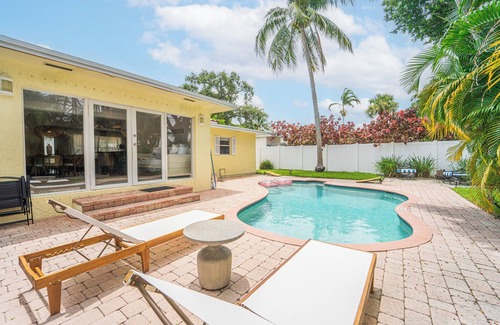 Garden Isles House | Tropical 4Bedroom Villa w Pool