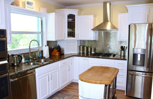 Eden Pines House | Tropical 5BR Paradise, Private Pool, Hot Tub, Canal Access – Sleeps 12