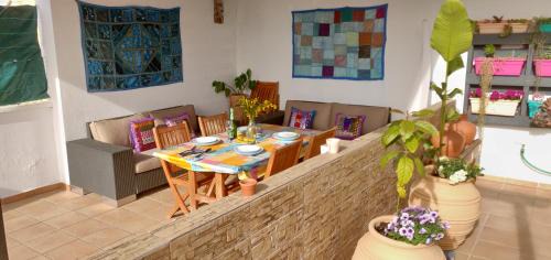 Velilla-Taramay Apartment | Tropical Andalusian place